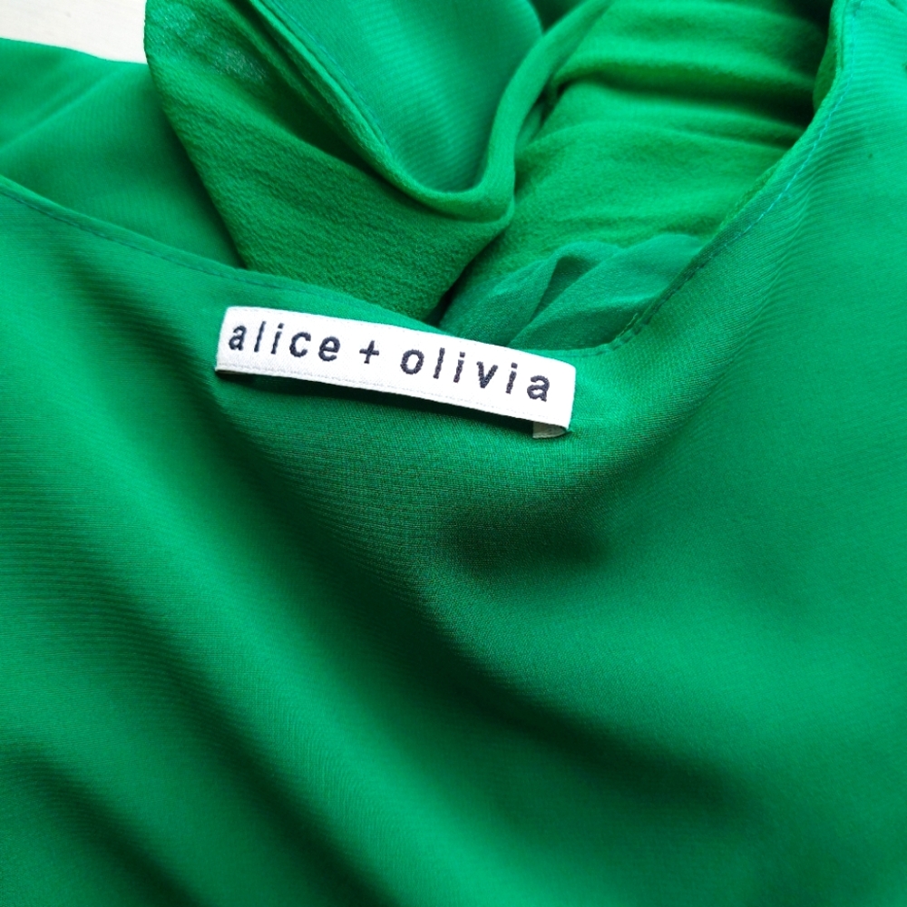 Alice + Olivia 100% Emerald Green Silk Wrap Shirt - Medium - Excellent Condition - Picture 10 of 13